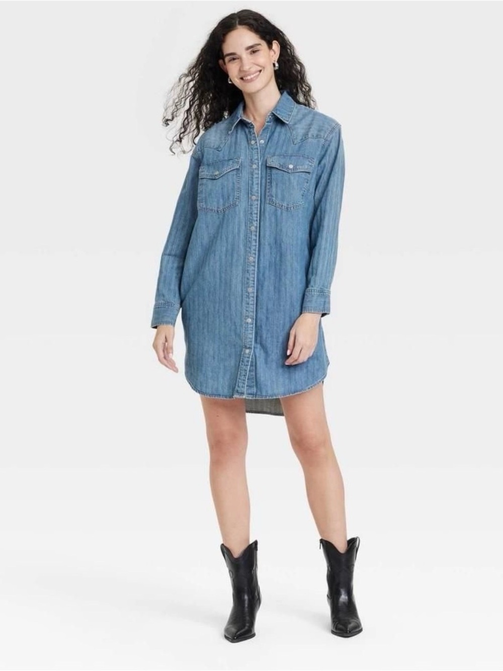 Women’s Western Shirtdress - Universal Thread Medium Wash
Size Large
New w/ Tag